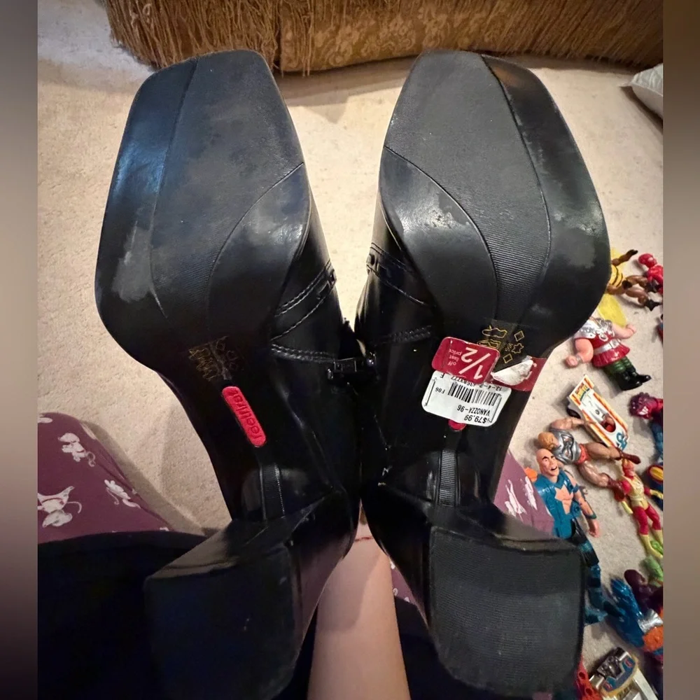 Feetfirst Black Leather Ankle Boots - Picture 5 of 8